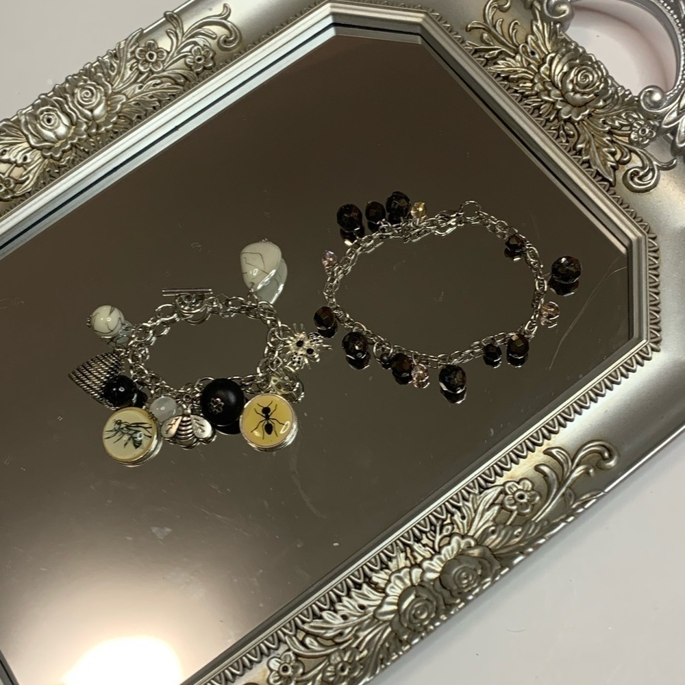 One amber bracelet and one beehive bracelet - Picture 3 of 4